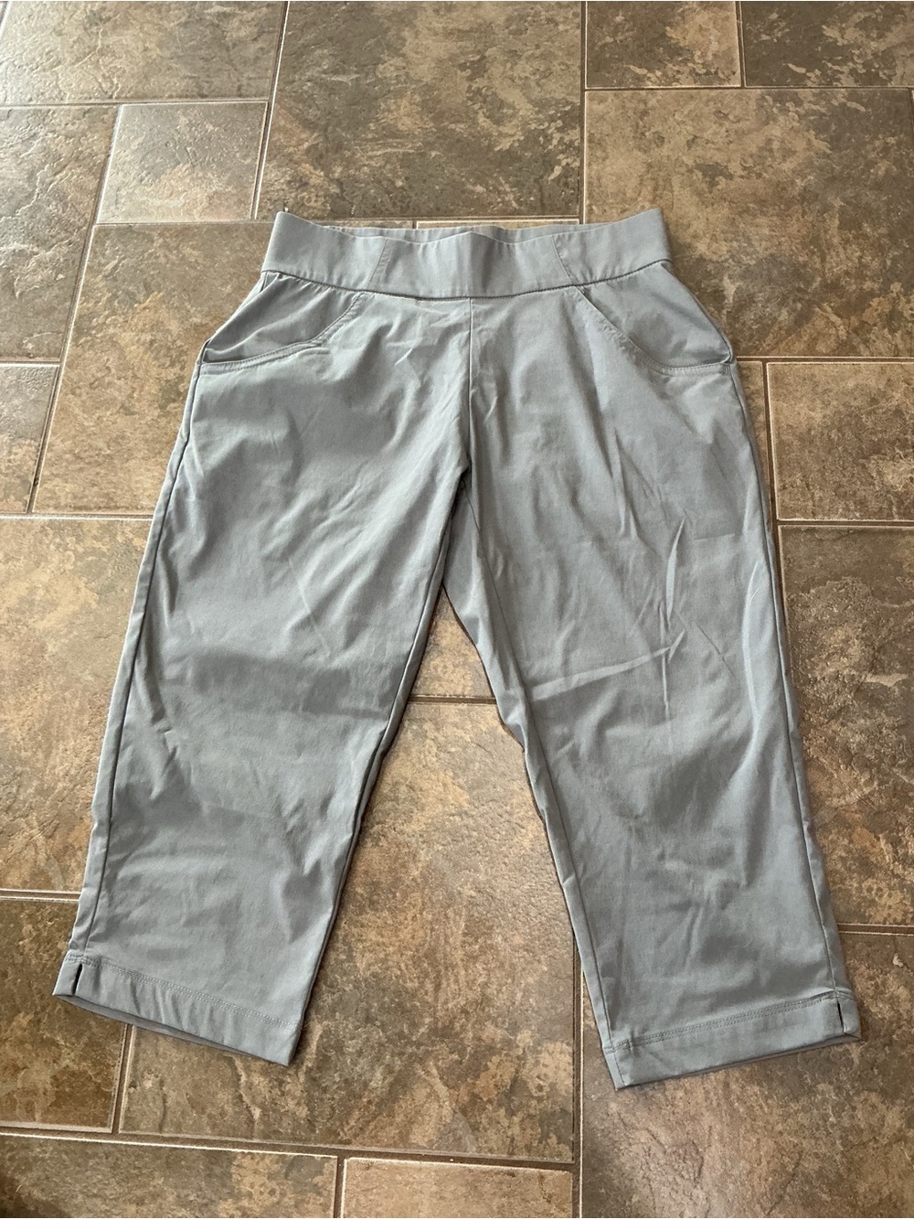 Columbia Light Gray Capri Pants